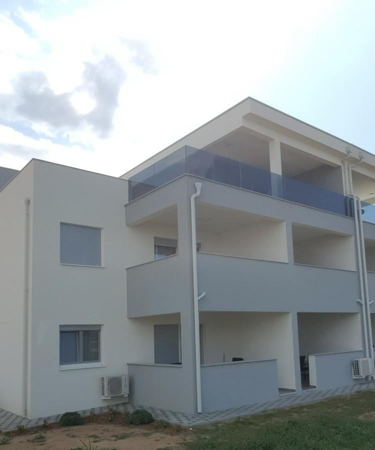 Villa Gabriel Nin Luaran gambar